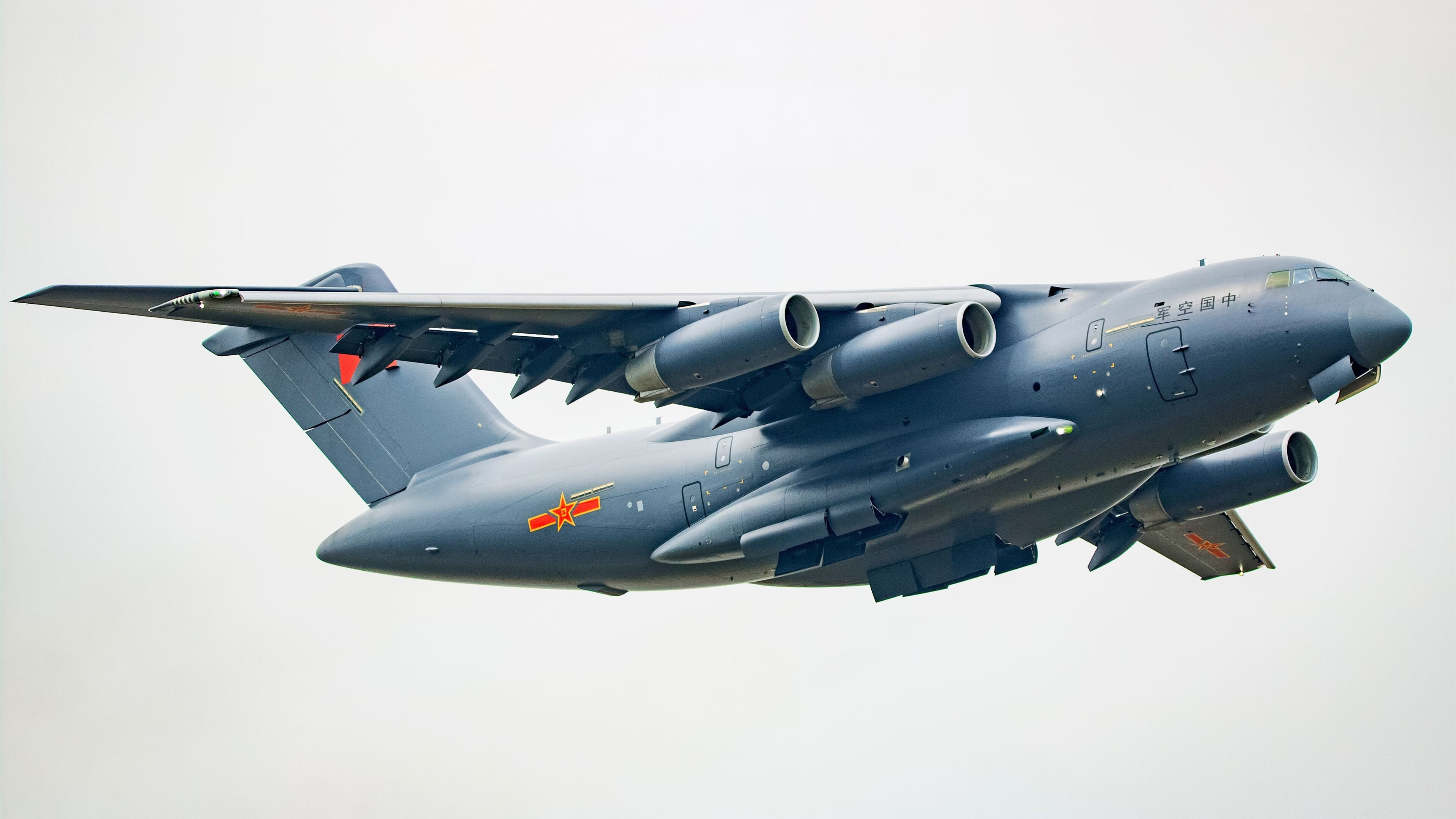 开云esport-乡村传统划龙舟赛，传承古老的水上文化，划龙舟大赛